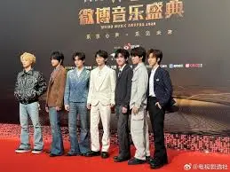 2024微博音乐盛典红毯：星光熠熠，谁是今晚的时尚焦点？